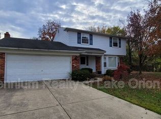 29359 Hemlock Dr, Farmington Hills, MI 48336
