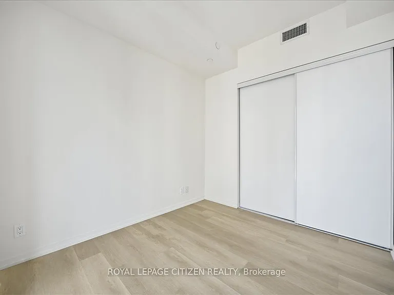 109 Erskine Ave #1502 — Photo 24