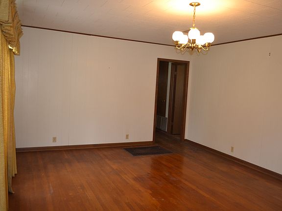 3rd image of 532 W 6th St