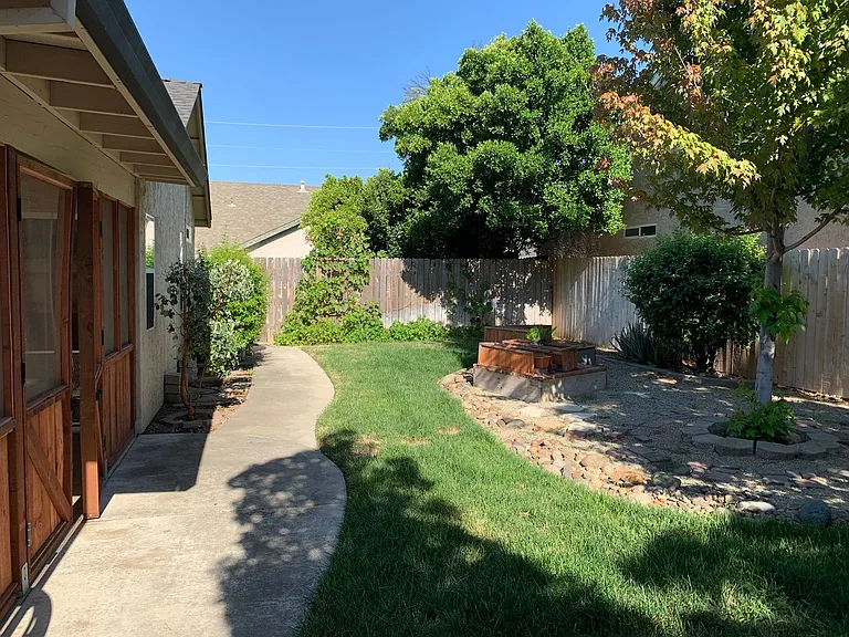 2088 Marilyn Dr — Photo 27