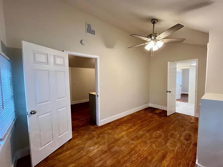 106 Roosevelt St #C — Photo 14