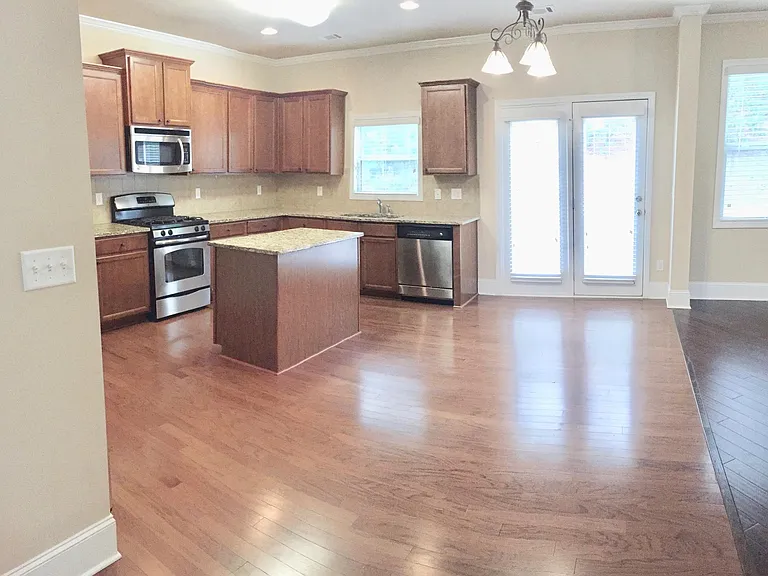 260 Mulberry Dr — Photo 5