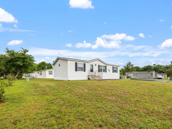 33 Maple Street, Epsom, NH 03234