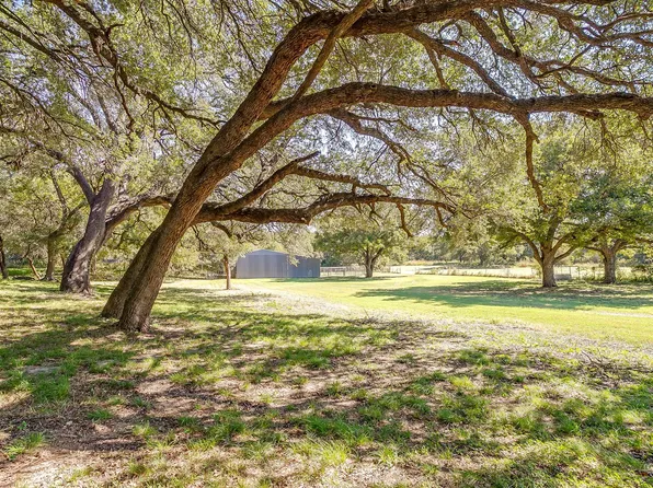 3535 Crestridge Dr, Granbury, TX 76048