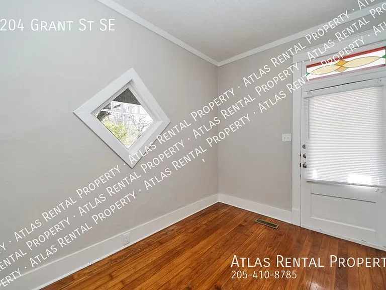 1204 Grant St SE — Photo 6