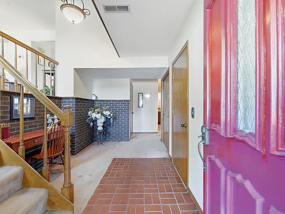 5th image of 836 Trinity Ct
