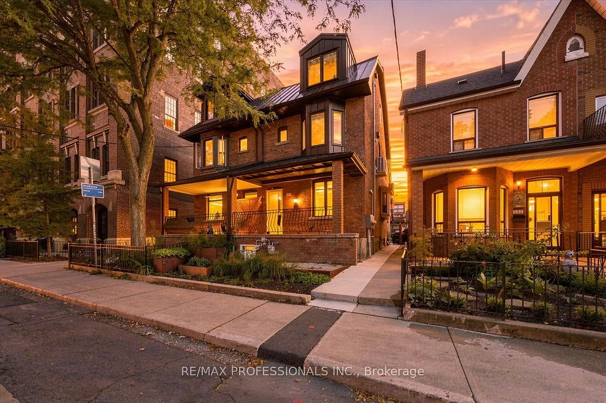 3 bed, $2,550 — Photo 1
