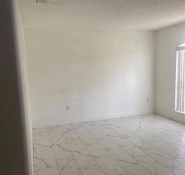 33 Coventry Ct — Photo 6