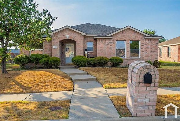 1st image of 2109 Lone Pecan Dr