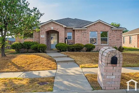 2109 Lone Pecan Dr