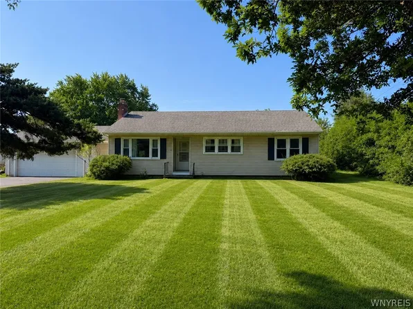 129 Maple Rd, Williamsville, NY 14221