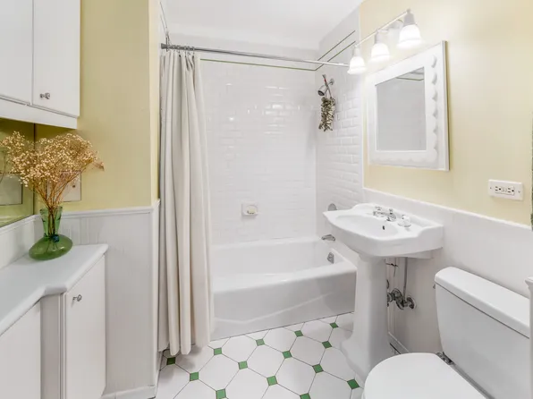 225 East 57th Street 8LS image 9 of 10