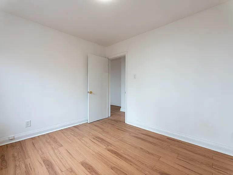 330 Chisholm Ave #12 — Photo 6