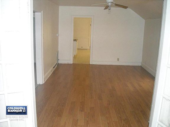 3rd image of 713 Superior Ave