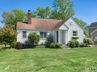 22 Country Ln, Trumbull, CT 06611