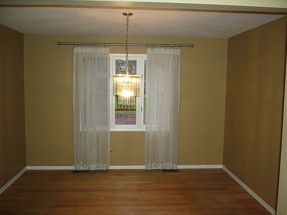 5th image of 337 Hambletonian Dr