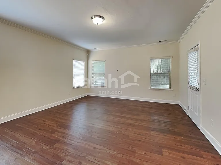 2474 Beal St — Photo 4