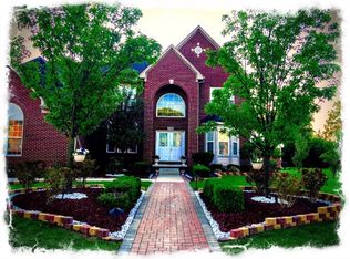 3782 Timbercrest Dr, Troy, MI 48083