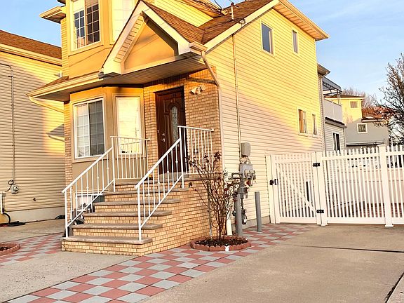 4th image of 134 Hurlbert St #1