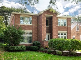 27 Elm St, Glenview, IL 60025