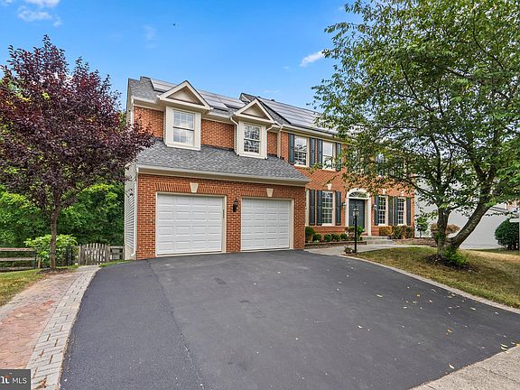3rd image of 10219 Sweetwood Ave