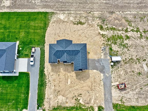 4th image of 1839 Baty Rd