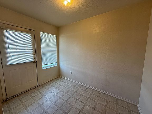 5th image of 4405 Abigail Dr APT A