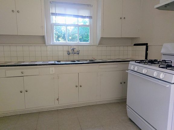 3rd image of 5900 La Vista Dr