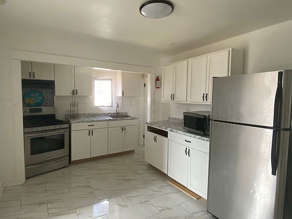 5th image of 67 Miner St Floor 1