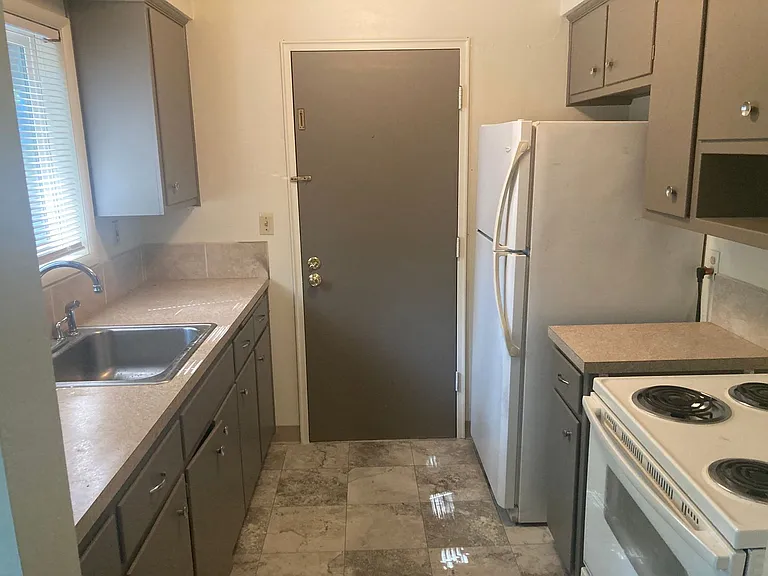 BURN01 - Northview Apartments — Photo 6