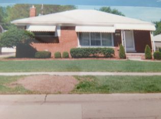 24833 Raven Ave, Eastpointe, MI 48021