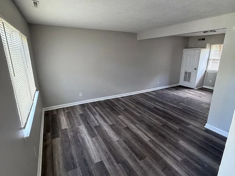 3615 Glenwood Dr #3 — Photo 2