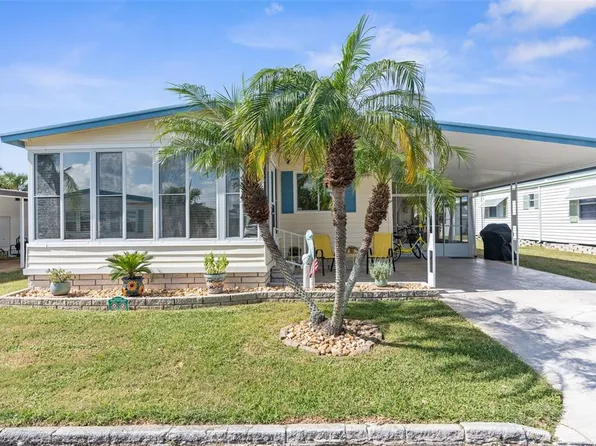 2023 Maui Dr, Holiday, FL 34691