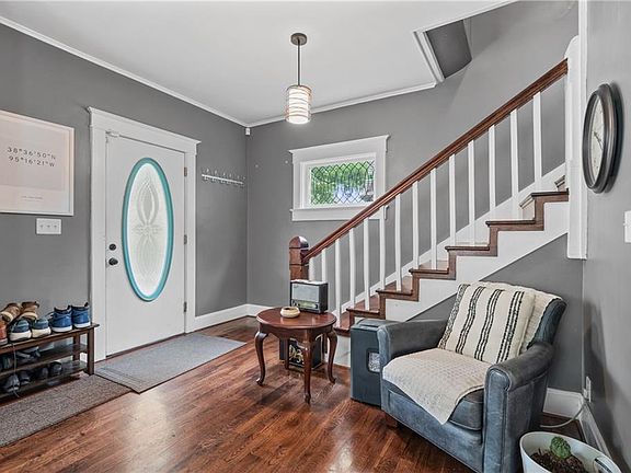 3rd image of 315 S Elm St