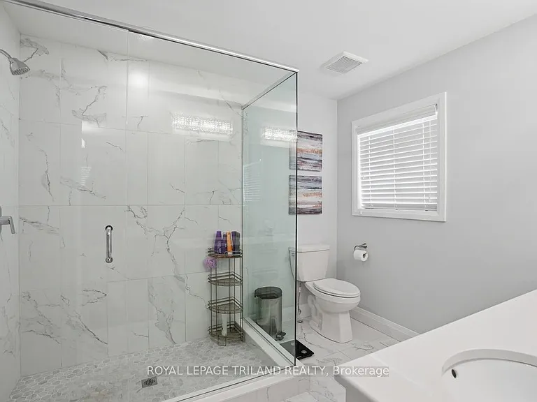 3601 Lynds St — Photo 32