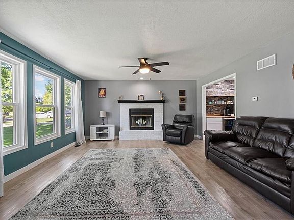 5th image of 15704 Horton Ln
