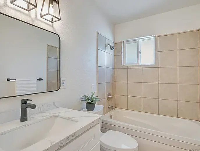 382 Montcalm St — Photo 13