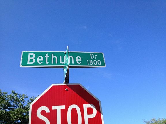 3rd image of 607 Bethune Dr