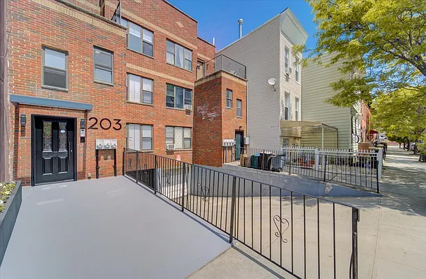 Rented by Casa Blanca Real Estate | media 13