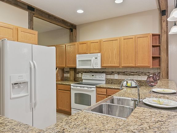 2nd image of 1040 Venetian Dr Unit 103