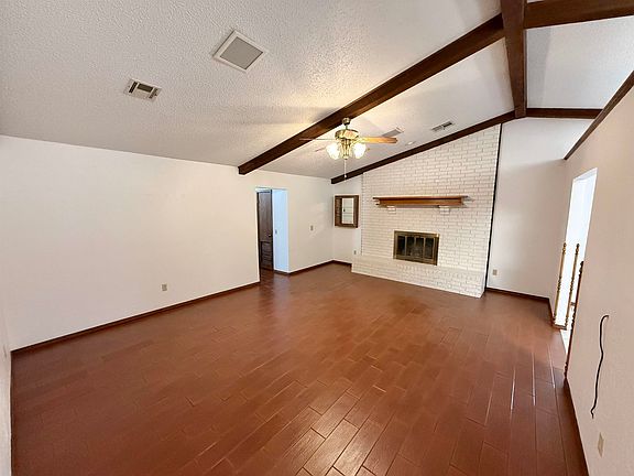4th image of 2820 Essex St