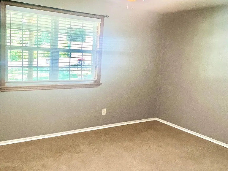 510 Murchison St — Photo 23