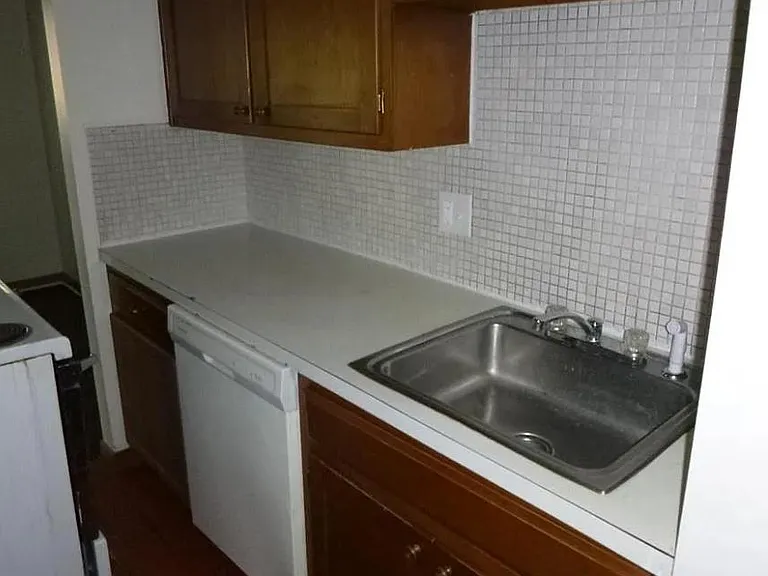 3303 Riverside Dr #7 — Photo 3