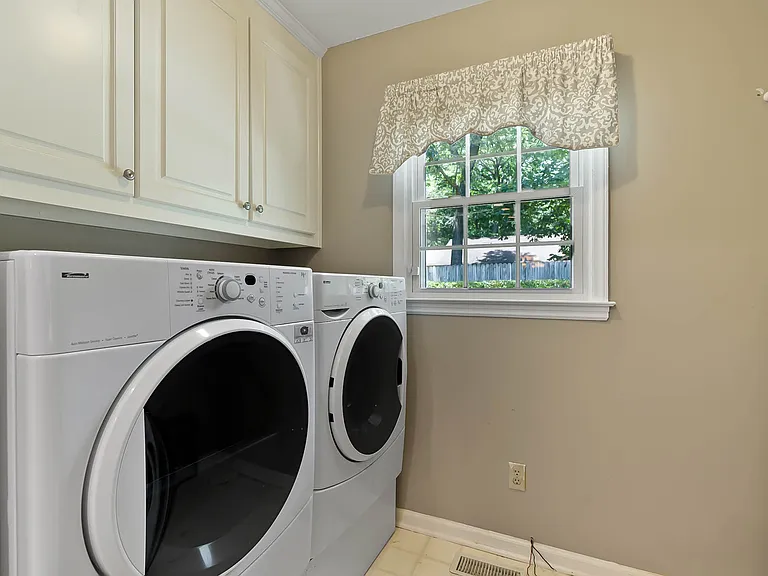 4713 Joseph Michael Ct — Photo 35