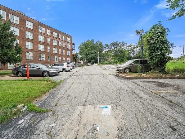 Riverview Apartments