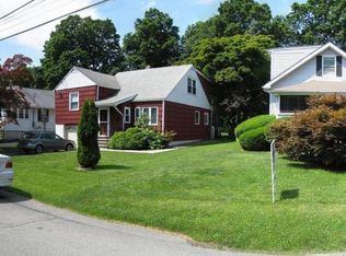 7 Hunt Ave, Montrose, NY 10548