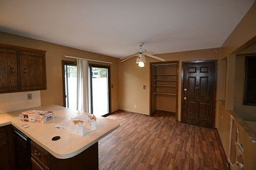 2nd image of 3225 Kenwood Ct S