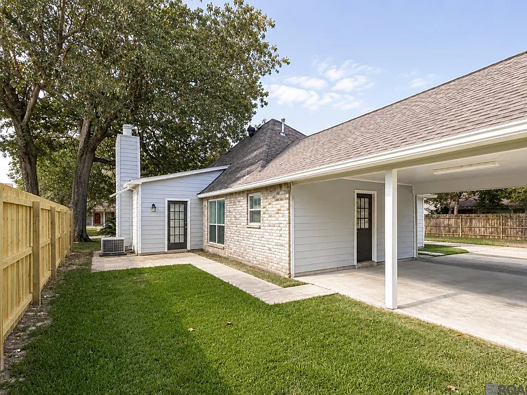 13333 Parwood Ave — Photo 17
