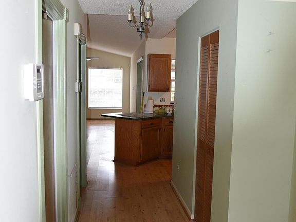 4th image of 988 Hunt St NW