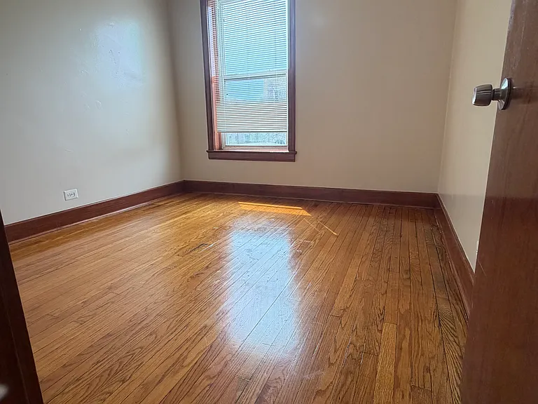 5717 S Prairie Ave #2 — Photo 5